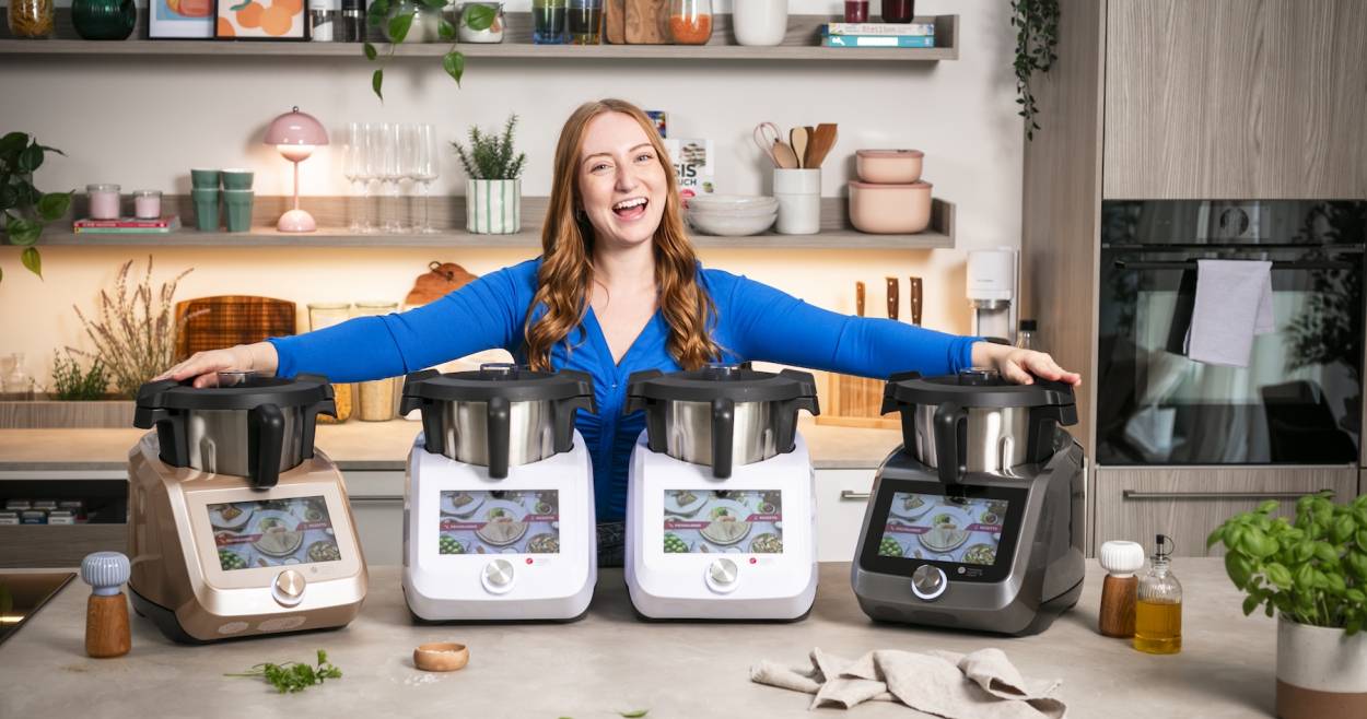 Isi von mein ZauberTopf mit 4 Monsieur Cuisine Geräten in verschiedenen Farbn