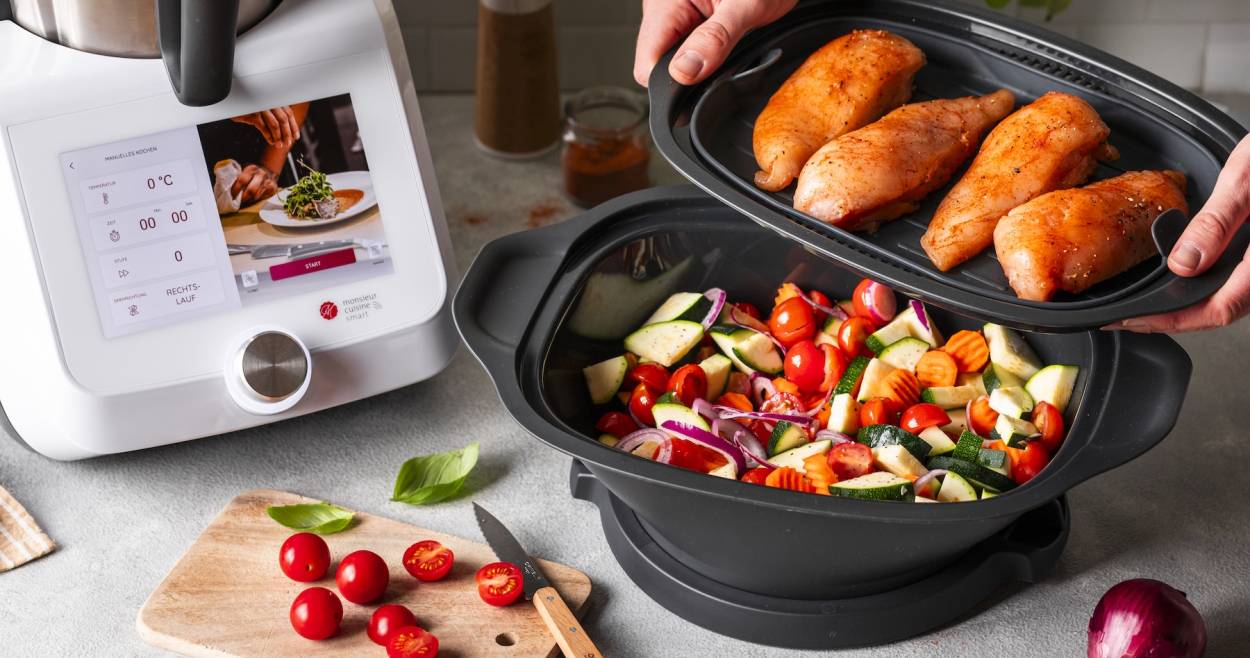 Hähnchen und Gemüse All-in-One im Dampfgaraufsatz des Monsieur Cuisine