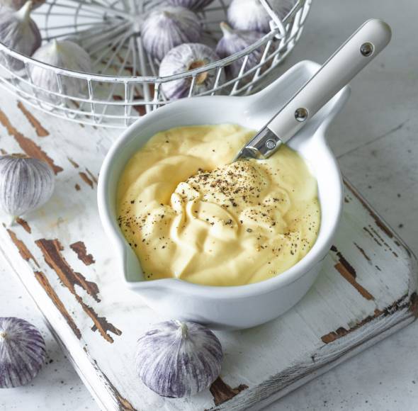 Knoblauch-Grillsoße aus dem Monsieur Cuisine | ZauberMix Knoblauch-Grillsoße aus dem Monsieur Cuisine | ZauberMix