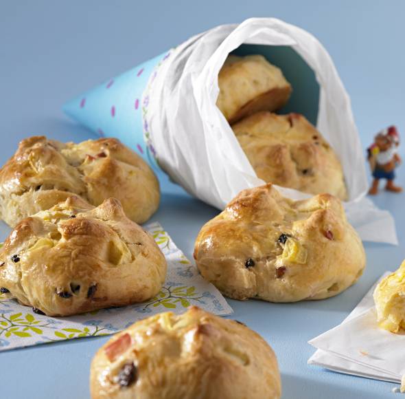 Glücksschweine aus Quark-Öl-Teig | ZauberMix Club Glücksschweine aus Quark-Öl-Teig | ZauberMix Club