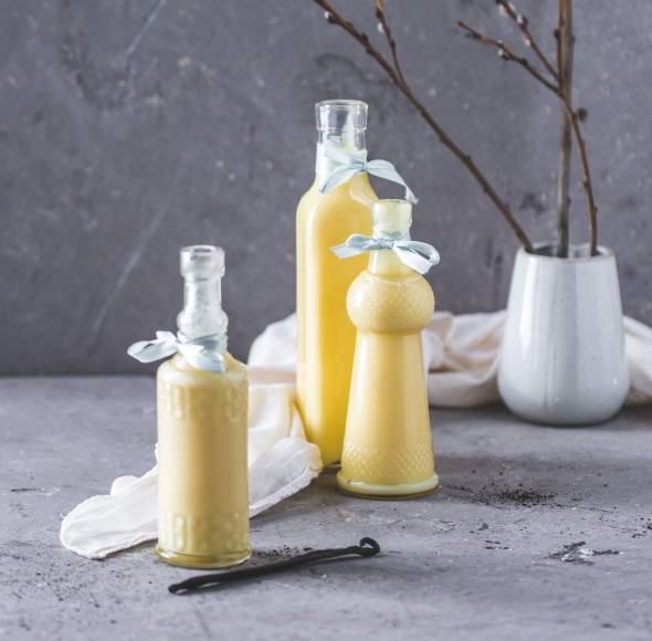 Amarettini-Likör einfach im Monsieur Cuisine | ZauberMix Amarettini-Likör einfach im Monsieur Cuisine | ZauberMix