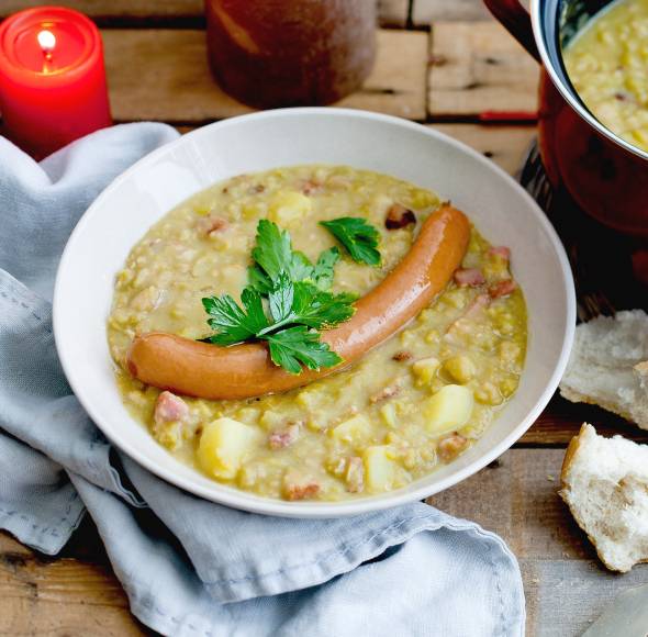 Erbsensuppe mit Speck