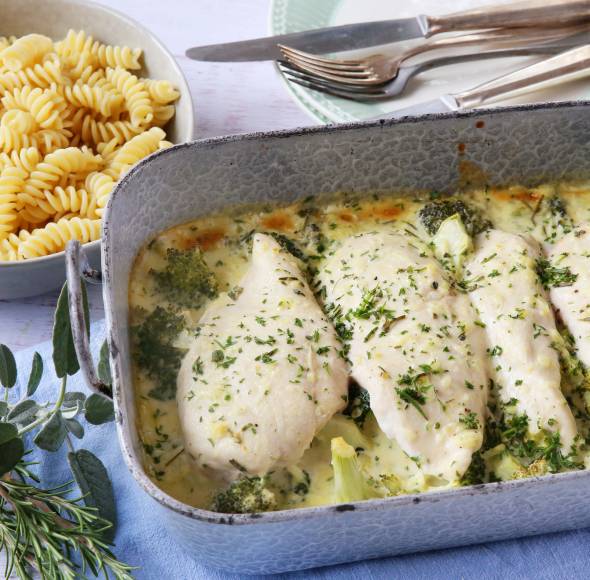 Sahnige Nudeln mit Hähnchen im Monsieur Cuisine