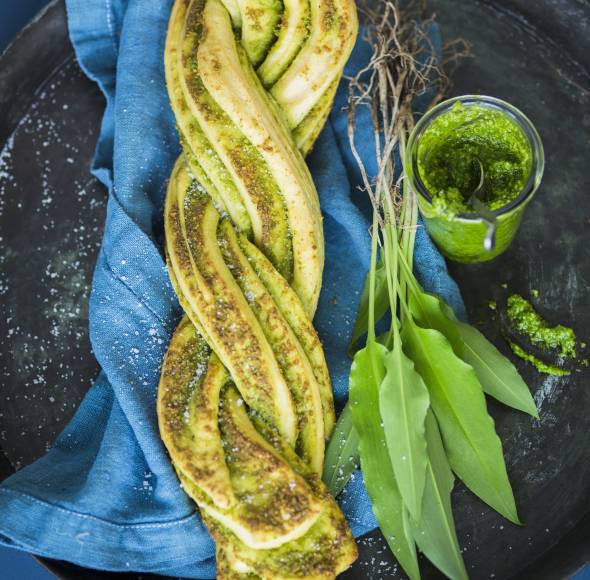 Hefezopf mit Bärlauch