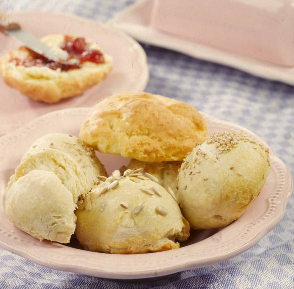 Herzhafte Hefebrötchen