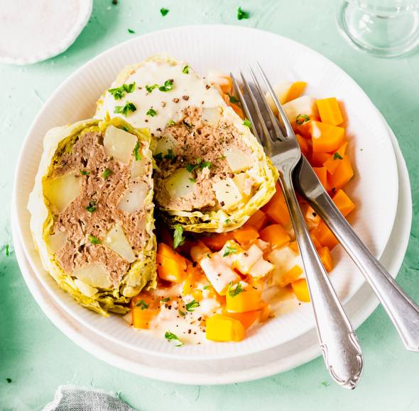 Kartoffel-Hack Rouladen mit Rübengemüse