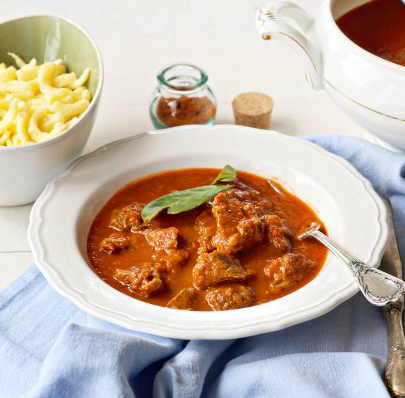 Kartoffelgulasch vegetarisch im Monsieur Cuisine | ZauberMix