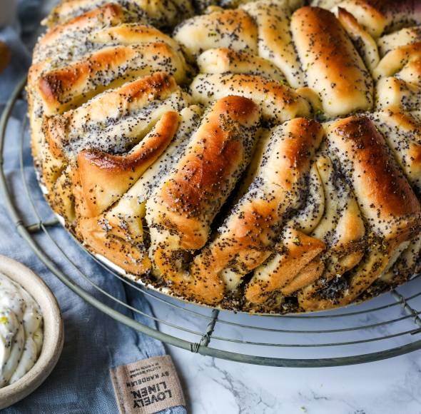 Limetten-Mohn-Faltenbrot