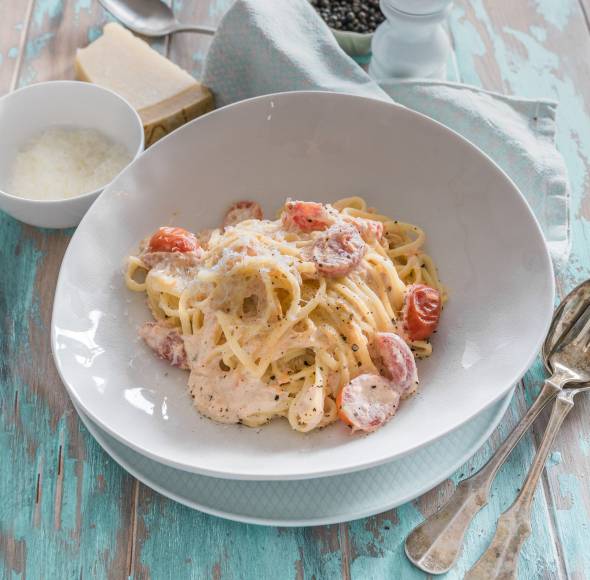 Tomaten-Lachs-Nudeln im Monsieur Cuisine | ZauberMix Tomaten-Lachs-Nudeln im Monsieur Cuisine | ZauberMix