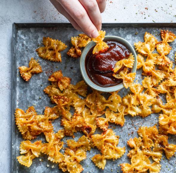 Pasta Chips mit Parmesan