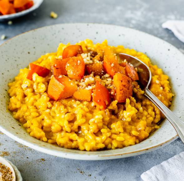 Pumpkin-Spice-Milchreis mit Kürbiswürfeln
