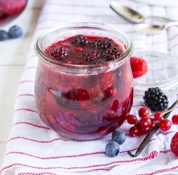 Rote Grütze mit Vanilleeis | ZauberMix
