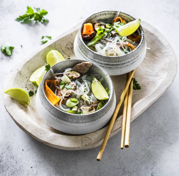 Vietnamesische Glasnudelsuppe