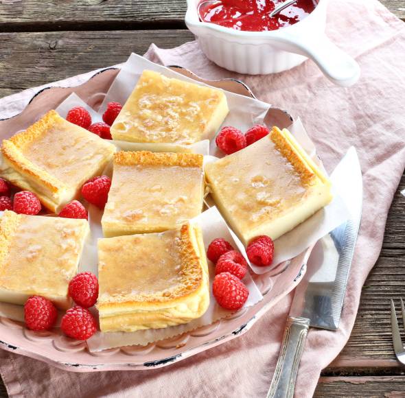 Zauberkuchen mit Himbeersoße