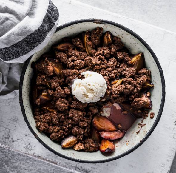 Zwetschgen-Crumble mit Schokostreuseln