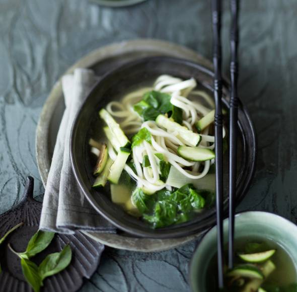 Thai-Hähnchen mit Karotten-Reis und Erdnusssoße mit dem Monsieur ... Thai-Hähnchen mit Karotten-Reis und Erdnusssoße mit dem Monsieur ...