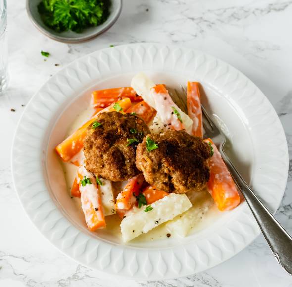 Mini-Frikadellen mit Baked Beans | ZauberMix Mini-Frikadellen mit Baked Beans | ZauberMix