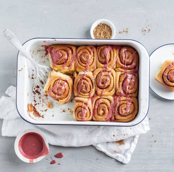 Hefeschnecken mit Glühweinguss