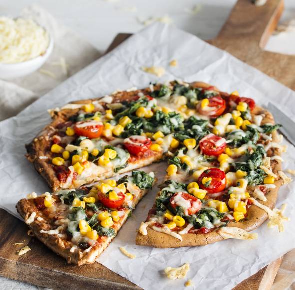 Low Carb Pizza mit Käseboden