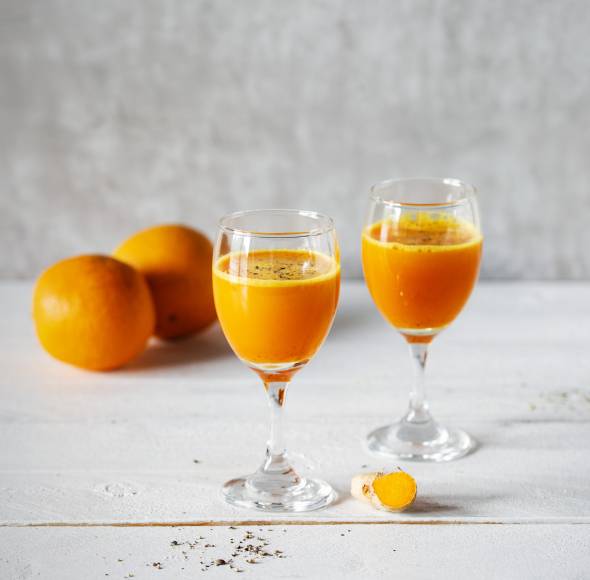 Orangen-Kurkuma-Shot