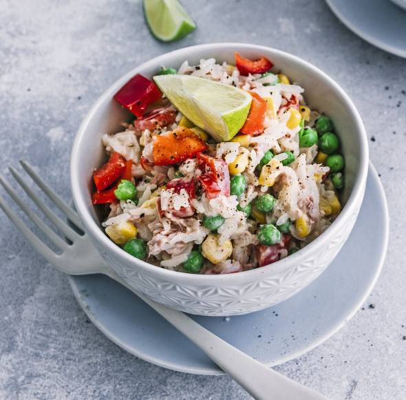 Reissalat mit Thunfisch und Limetten-Mayonnaise