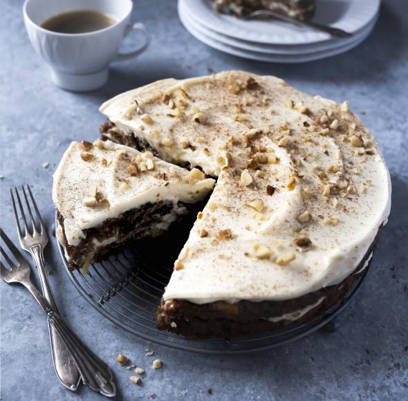 Saftiger Walnuss-Schokoladenkuchen mit Frischkäsefrosting