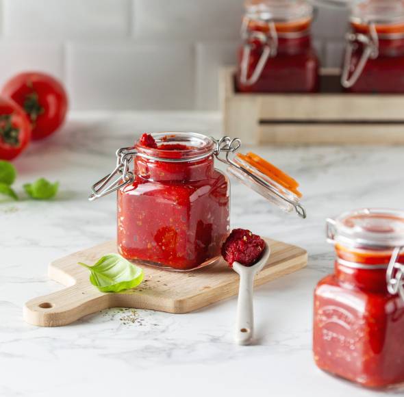 Tomatenmark aus ganzen Tomaten