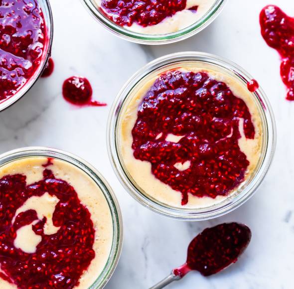 Quinoapudding mit Himbeerpüree