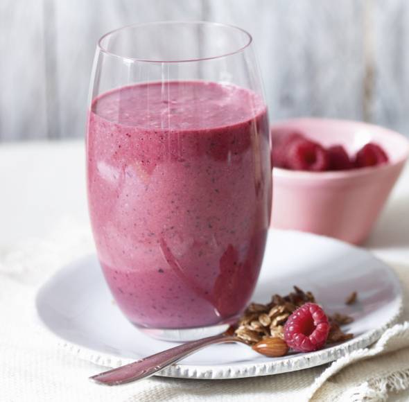 Beerensmoothie mit Mandeln