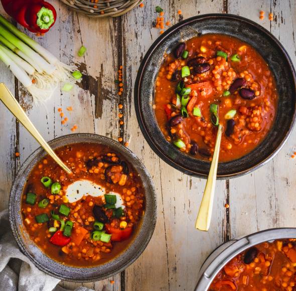 Einfaches Chili sin Carne mit roten Linsen