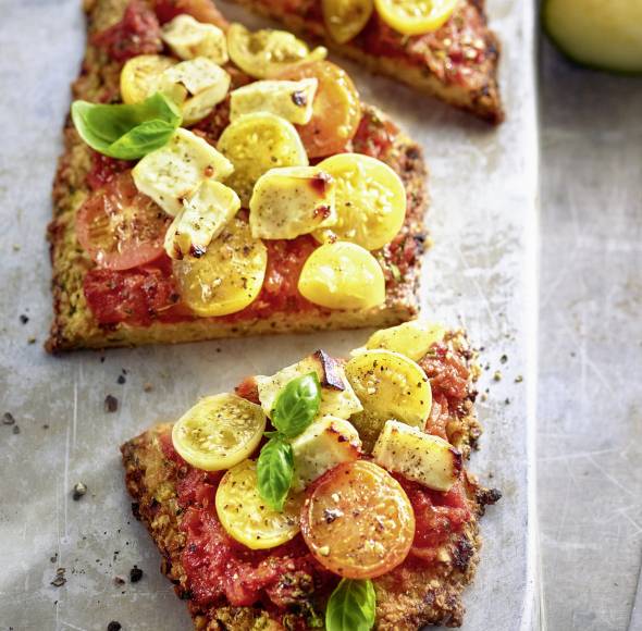 Pizza mit Zucchiniboden