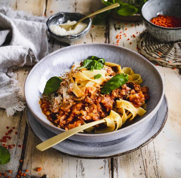 Rote-Linsen-Bolognese-Pasta