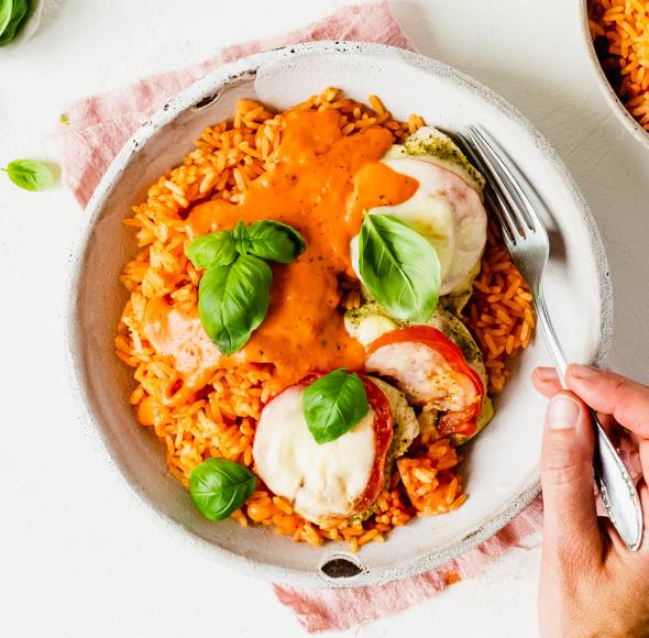 Tomate-Mozzarella-Hähnchen mit Reis