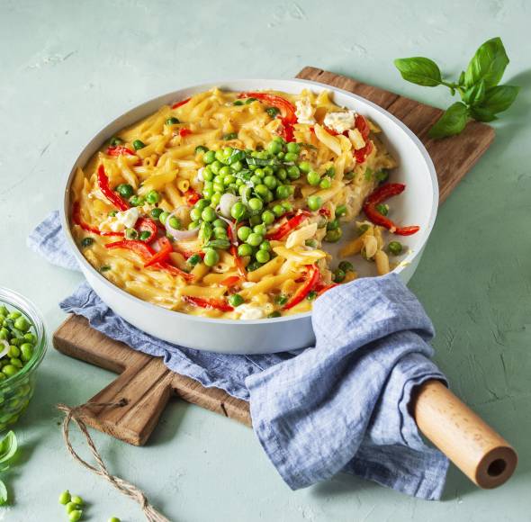 Penne-Frittata mit Erbsensalat