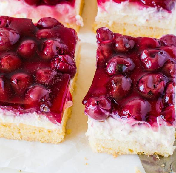 Cremiger Kirsch-Schmandkuchen