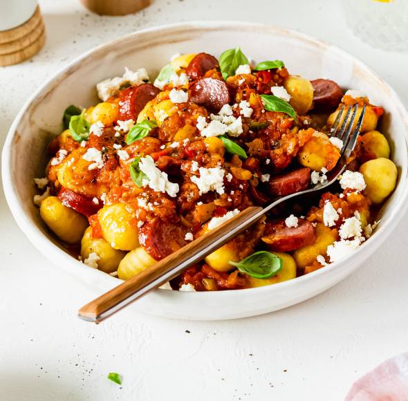 Antipasti-Gnocchi mit Feta und Kabanossi