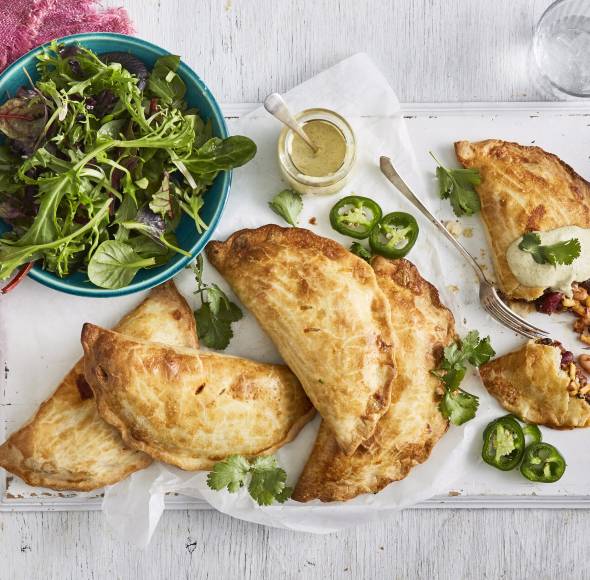 Einfache Hacksteaks mit Maissalat aus dem Monsieur Cuisine | ZauberMix Einfache Hacksteaks mit Maissalat aus dem Monsieur Cuisine | ZauberMix