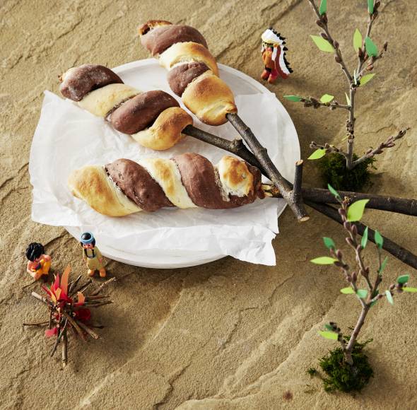 Stockbrot schwarz-weiß