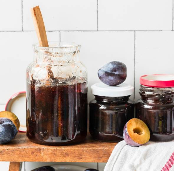 Pflaumenkonfitüre mit 4 Zutaten