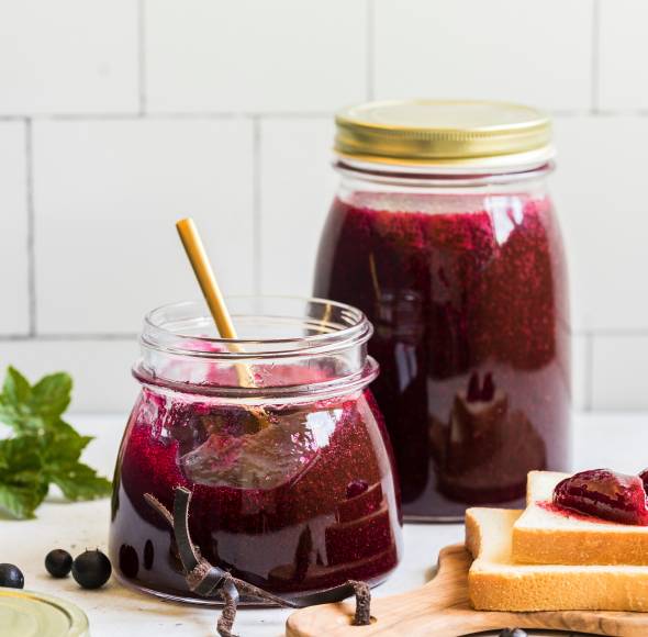 Schwarze Johannisbeerkonfitüre ohne Kochen