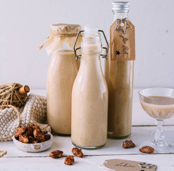 Weißer Schokoladenlikör aus dem Monsieur Cuisine | ZauberMix Weißer Schokoladenlikör aus dem Monsieur Cuisine | ZauberMix