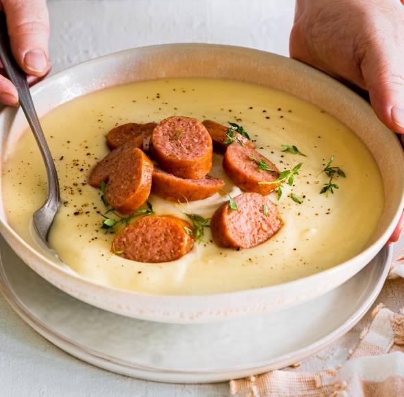 Blumenkohl-Kartoffel-Suppe mit Kohlwurst