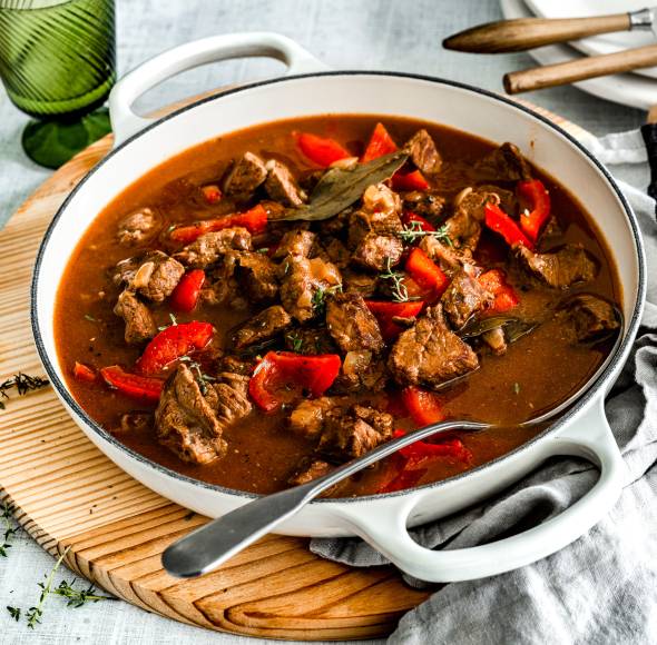 Das simpelste Gulasch ungarischer Art