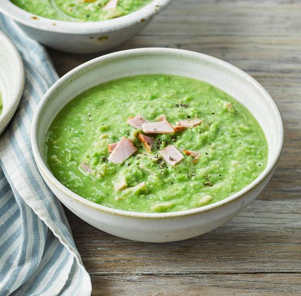 Schnelle Erbsensuppe mit Schinken