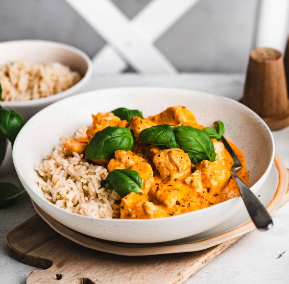 All-in-One Hähnchenbrust in Tomaten-Paprika-Soße | ZauberMix