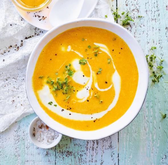 Möhrensuppe mit Joghurt