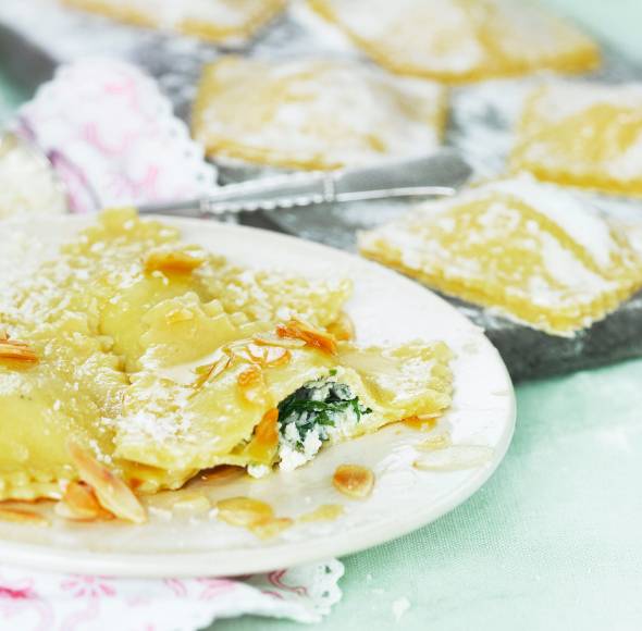 Ravioli mit Bärlauch-Ricotta-Füllung