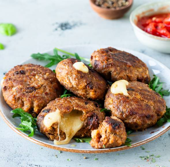 Italienische Frikadellen mit Mozzarella