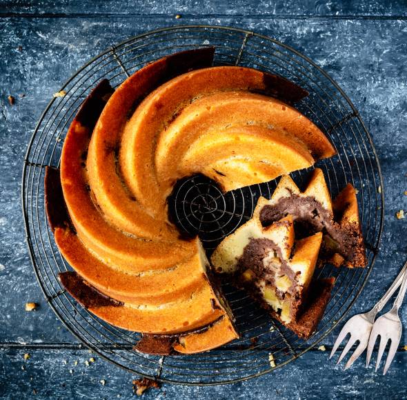 Marmorkuchen mit Apfel
