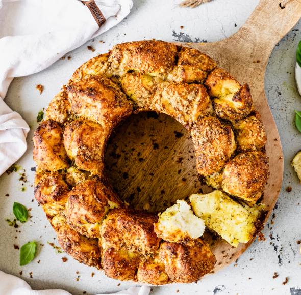 Pesto-Monkey-Bread